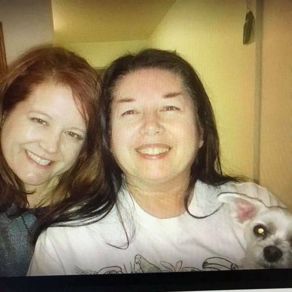 Meet your Posher, Dee - Picture 2 of 5